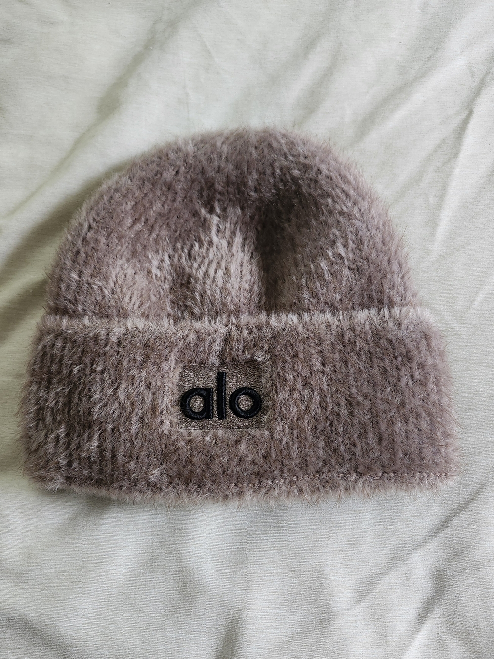 ALO Yoga Fuzzy Knit Beanie in Dusty Taupe OS